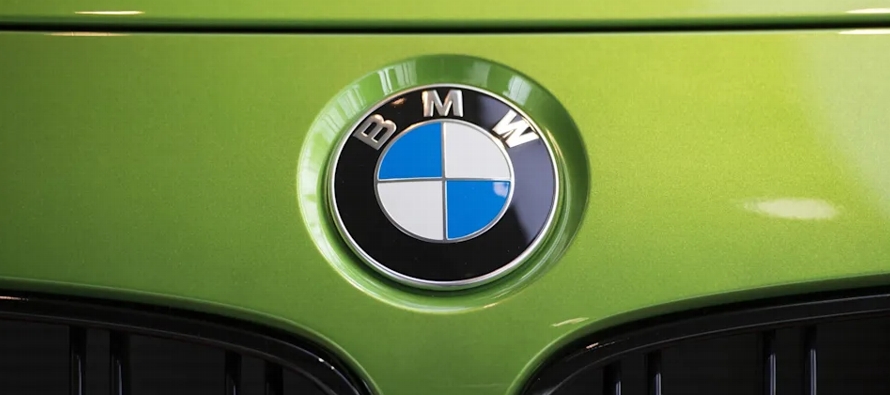 BMW informó este jueves de que el beneficio operativo (ebit) mejoró el pasado...