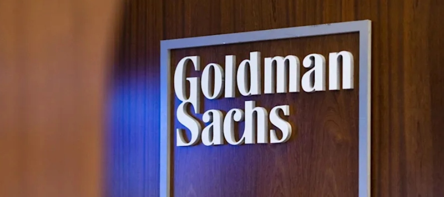 Tras conocerse la decisión, las acciones de Goldman Sachs caían a media mañana...