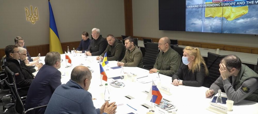 Los líderes se reunieron con el presidente de Ucrania, Volodymyr Zelenskyy, el martes para...
