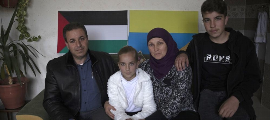 Decenas de familias palestino-ucranianas en el territorio aislado han conocido varias guerras y...