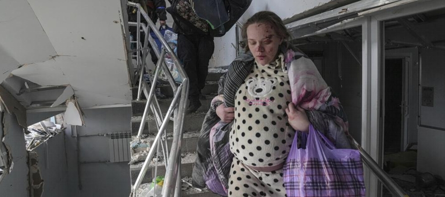 Ataque ruso sí dañó hospital de maternidad en Ucrania. Las imágenes que...