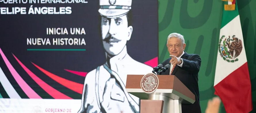 López Obrador se mostró orgulloso al cumplir con la meta de inauguración del...