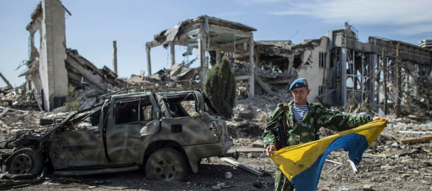 En total alrededor de 10 millones de ucranianos han huido de sus hogares, y aproximadamente un...
