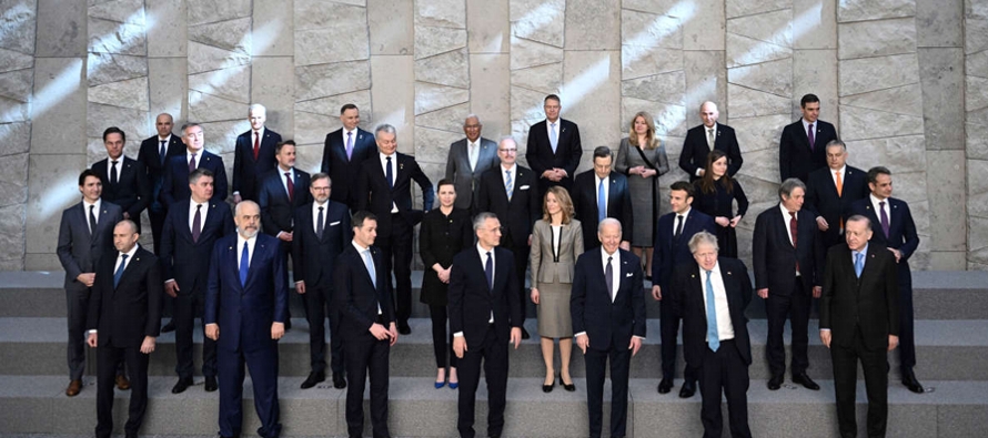 En una muestra de unidad en una triple cumbre de la OTAN, el G-7 y la Unión Europea, la...