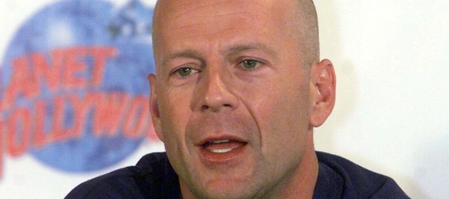 A sus 67 años, el actor Bruce Willis deja la actuación tras ser diagnosticado de...