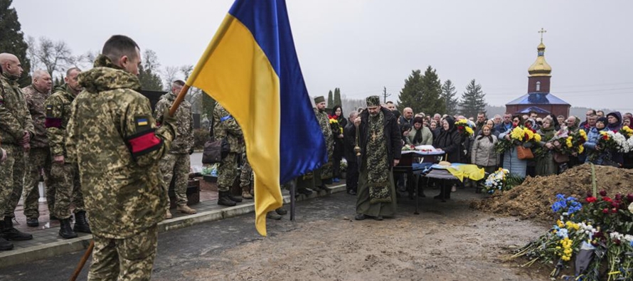 El gobernador de la región rusa de Belgorod dijo que la presunta incursión ucraniana...