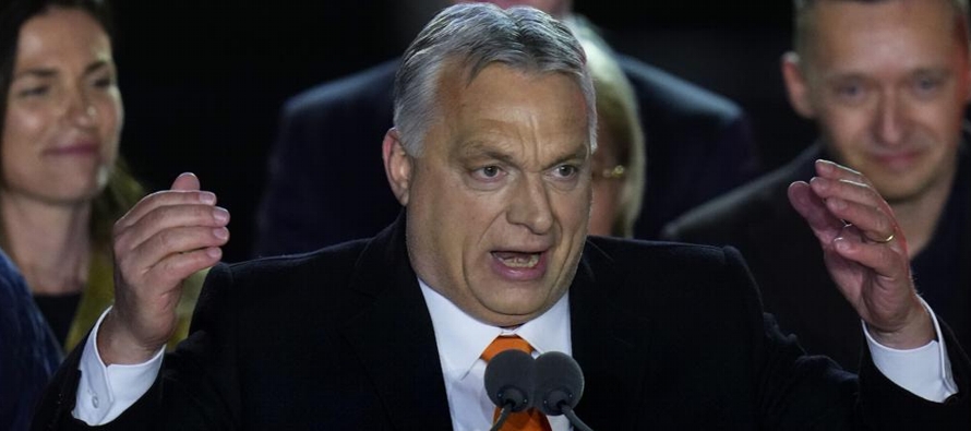 En un discurso de 10 minutos a funcionarios y simpatizantes del partido Fidesz en Budapest, Orban...