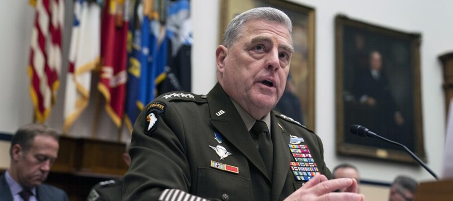 El general del ejército Mark Milley, dijo que las bases podrían ser financiadas por...