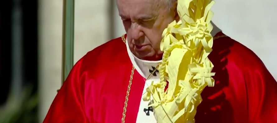 En el Domingo de Ramos, el Papa Francisco celebró la Santa Misa precedida por la...