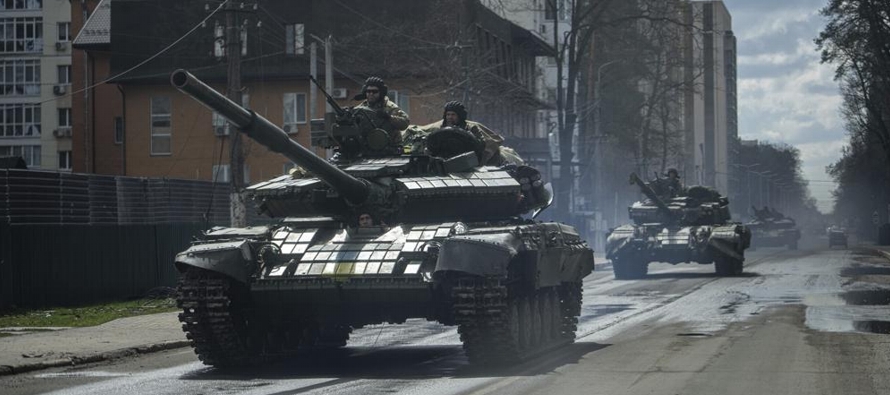 El presidente ruso Vladimir Putin está ahora acumulando tropas para una nueva ofensiva en la...