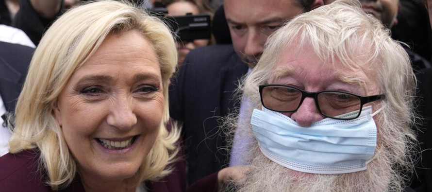 Tanto Le Pen como su padre Jean-Marie son desde hace tiempo el blanco de la cobertura...