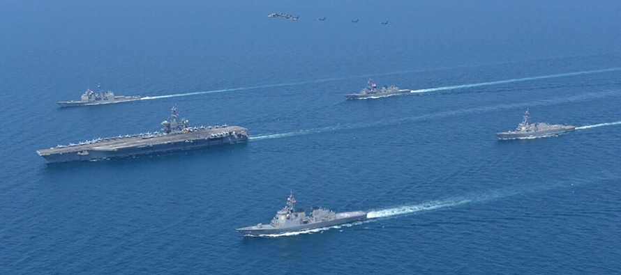 En la víspera, Estados Unidos y Japón anunciaron ejercicios navales conjuntos en el...