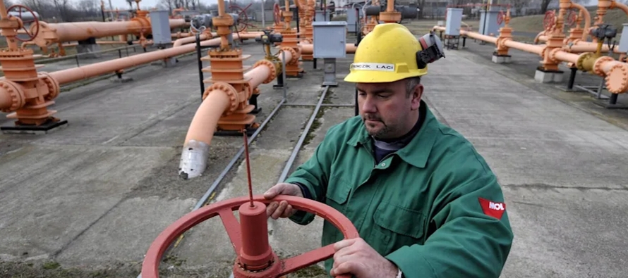 "El gas ruso no tiene alternativa, ni siquiera para Alemania", dijo el ministro Gergely...