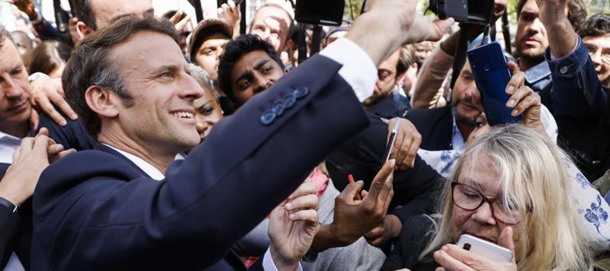 Macron ha cumplido un papel protagónico en las conversaciones internacionales de apoyo a...