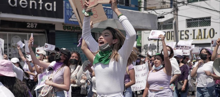 En la Ciudad de México la marcha fue pacífica en su mayor parte, a diferencia de...
