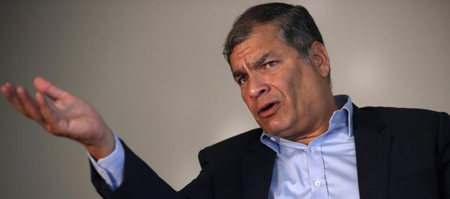 Correa, que en 2020 fue hallado culpable de corrupción y sentenciado in absentia a ocho...