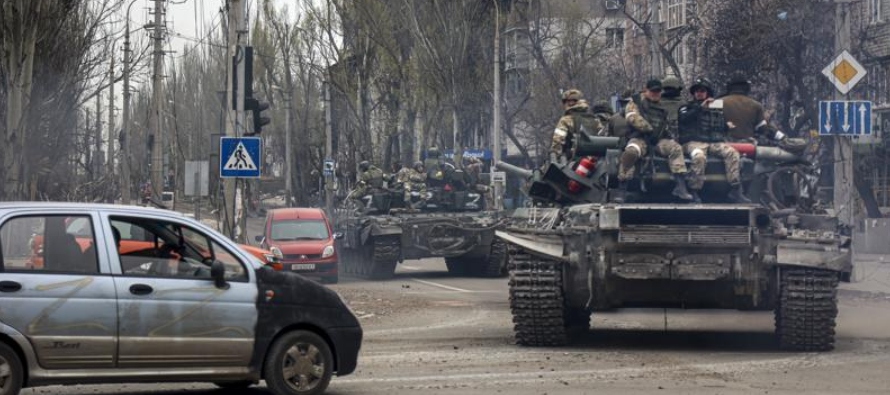 Las autoridades ucranianas señalaron que al menos cinco personas murieron a causa de los...