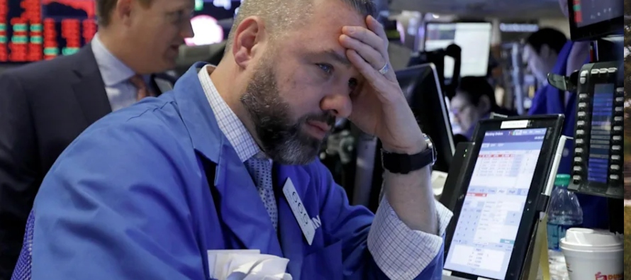 Al término de las operaciones en la Bolsa de Nueva York, el Dow sumó 238,06 puntos,...
