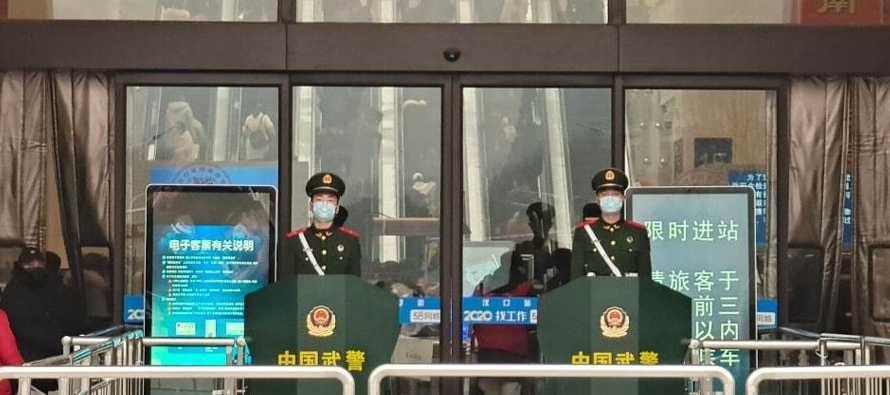 El fin de semana pasado, en varios distritos de Shanghái se levantaron barreras...