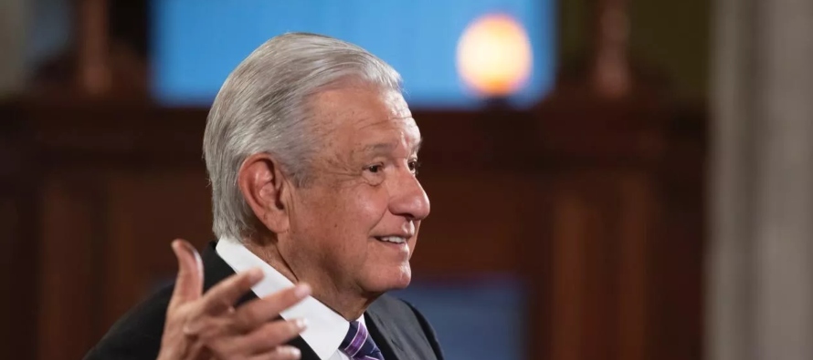 Incluso, López Obrador le recomendó escuchar el corrido Somos más americanos...