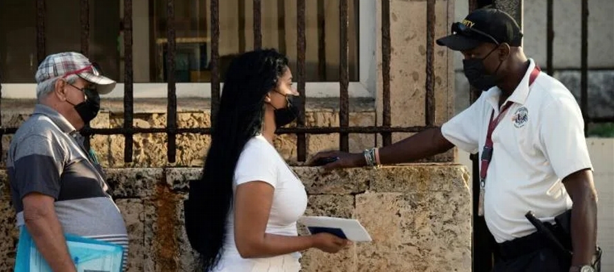 La reapertura del consulado en La Habana se produce tras la reanudación en abril de...