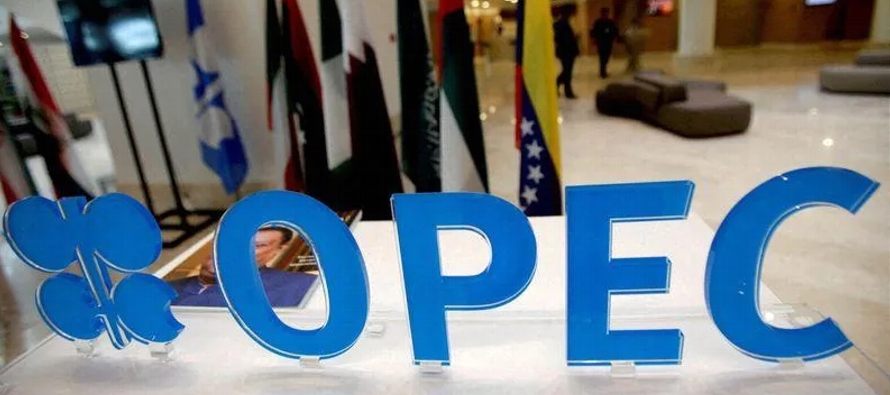 Los ministros de la OPEP+ se reunirán el jueves y se espera que acuerden elevar sus...