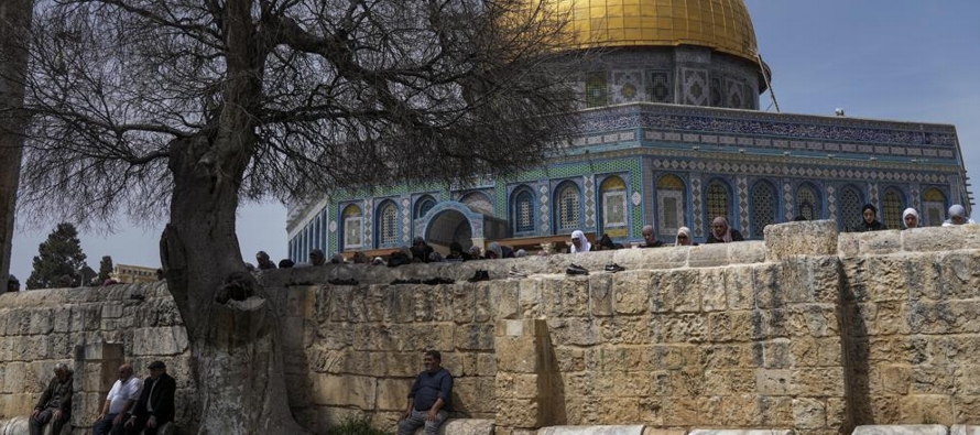 En las últimas semanas, el recinto de la mezquita de Al-Aqsa ha sido escenario de varios...