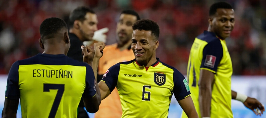 Chile sostiene que su rival sudamericano alineó indebidamente a un jugador que, en realidad,...