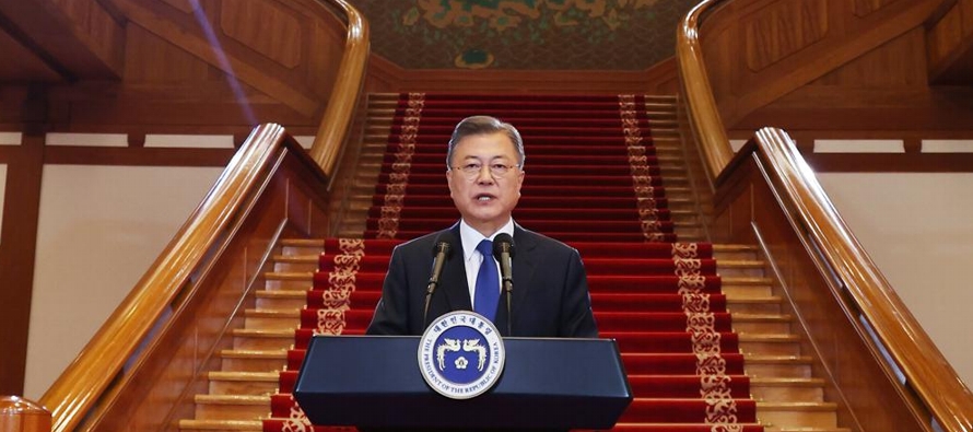 Moon Jae-in deja el cargo el martes luego de un mandato de cinco años. Entregará el...