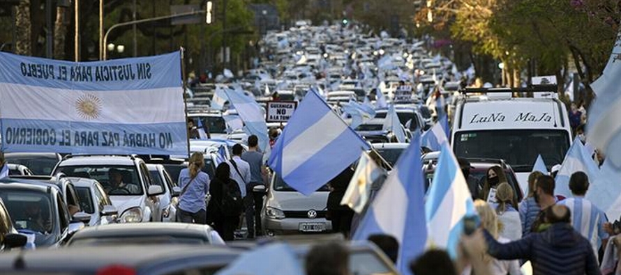 Buenos Aires recibió desde las primeras horas tres columnas con cientos de vehículos...