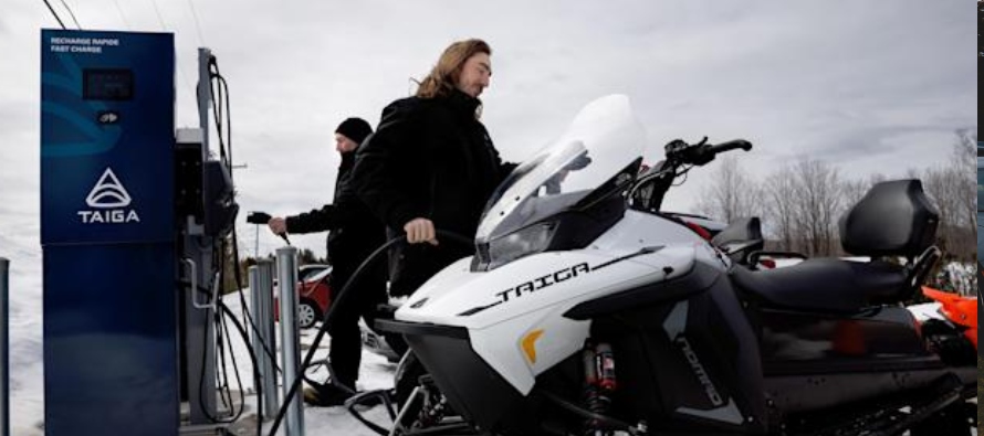 Las motos de nieve, las podadoras y los botes ahora son eléctricos