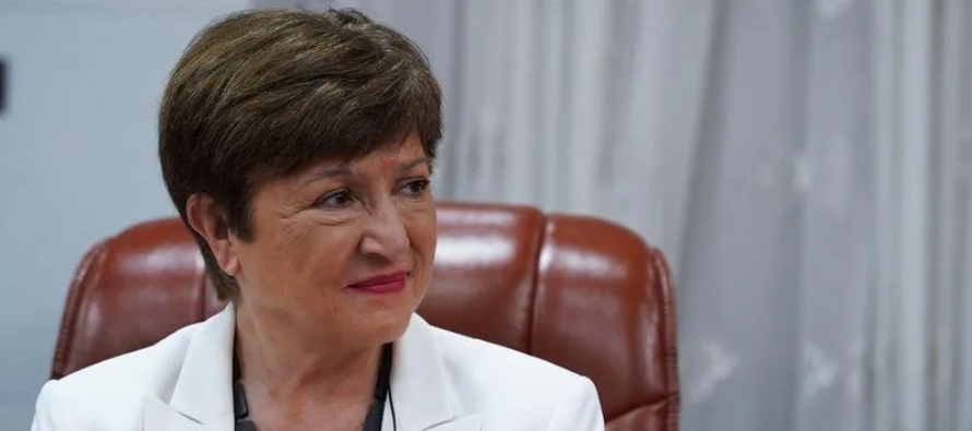 Georgieva dijo que los esfuerzos de los países por cambiar sus cadenas de suministro para...