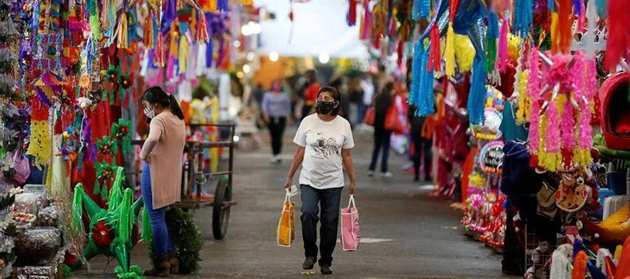 El gasto ha aumentado a medida que los mexicanos que viven en el extranjero han enviado un...