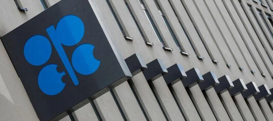 La OPEP y sus aliados, conocidos como OPEP+, están relajando lentamente los recortes de...