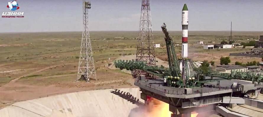 El cohete Soyuz con la nave no tripulada Progreso MS-20 partió a horario del...