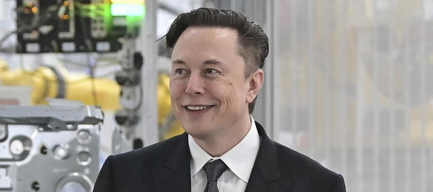 Los abogados del director general de Tesla y SpaceX hicieron la amenaza en una carta dirigida a...
