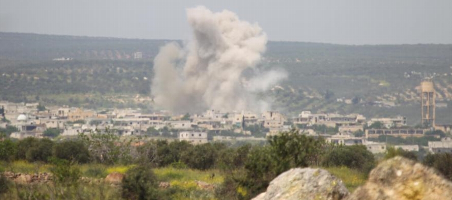 Aviones israelíes de combate lanzaron varios misiles mientras sobrevolaban territorio sirio...