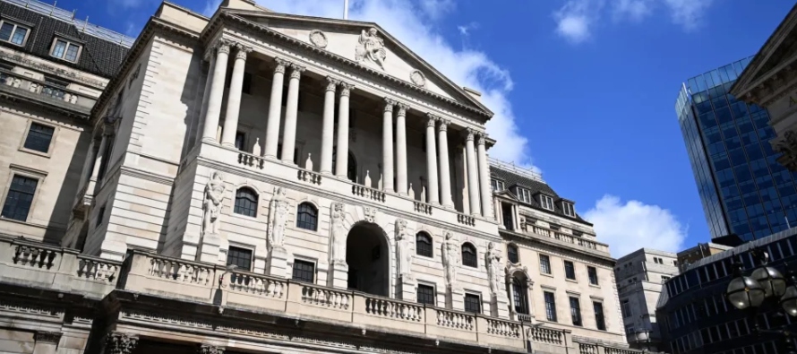 Seis de los bancos tienen áreas susceptibles de "mejoras adicionales", dos en el...