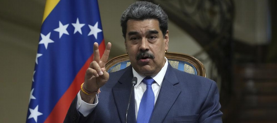 El mandatario venezolano se encuentra de gira por Asia después de que el presidente...