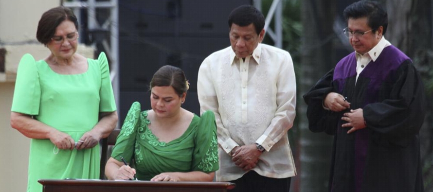 Sara Duterte prestó juramento en Davao, su ciudad de origen y donde era hasta ahora la...