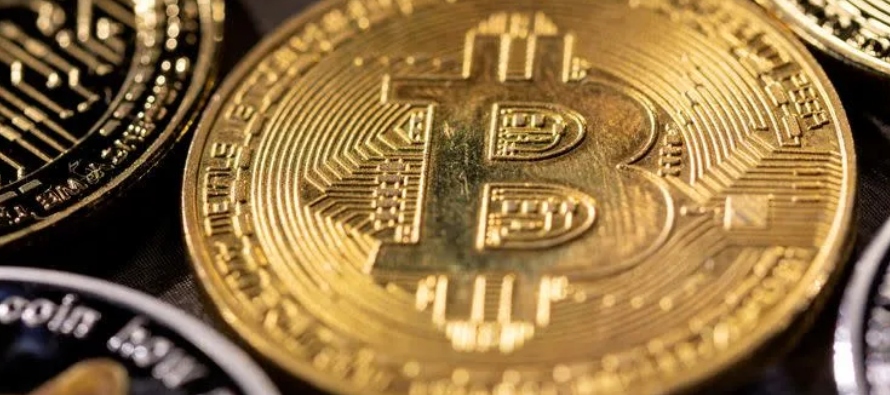 El bitcóin cae a menos de 19,000 dólares y sacude aún más a los mercados de criptomonedas
