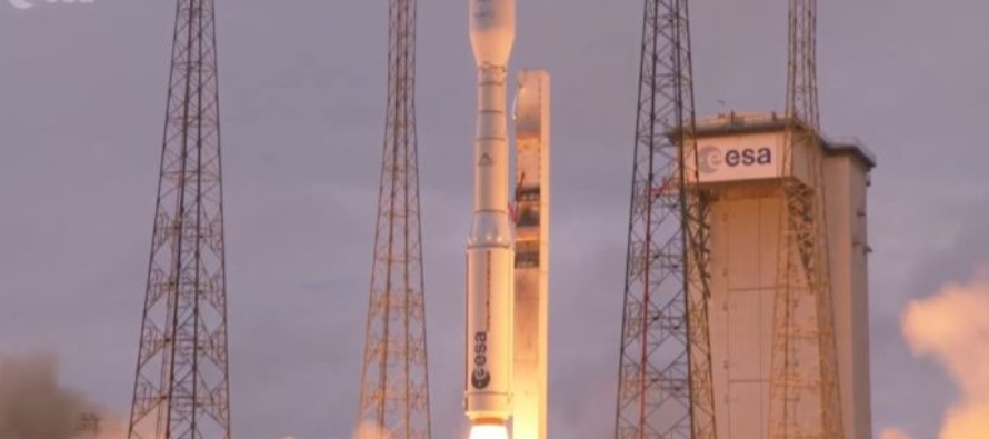 El lanzamiento del cohete de 35 metros (115 pies) de altura desde la Guyana Francesa se...