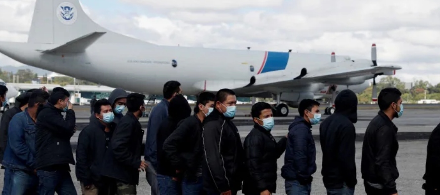 Por su parte, México ha enviado de regreso a 9.051 guatemaltecos por la vía...