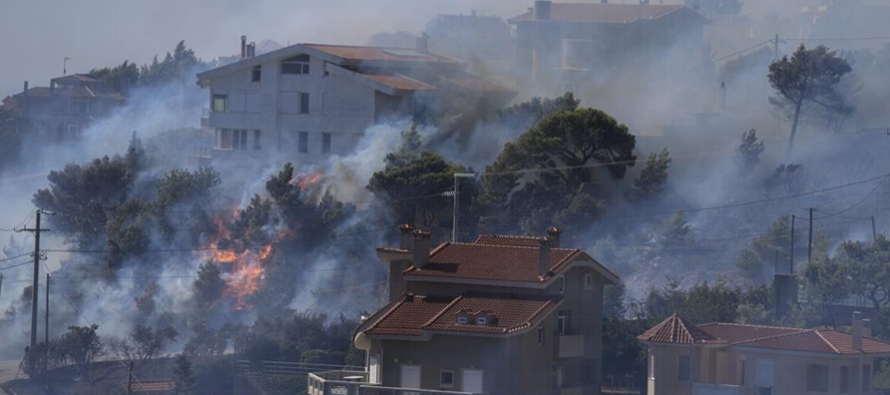 Continuaban los incendios en el sur de Europa, pero las autoridades en Francia, España y...
