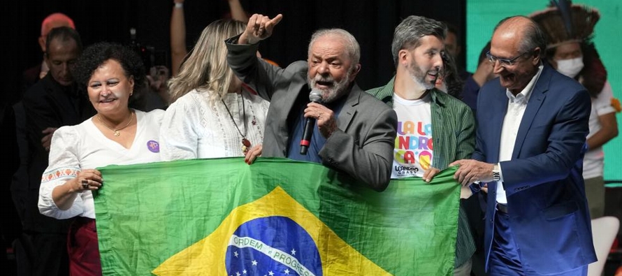 La votación de los delegados del partido en un hotel en Sao Paulo era esperada ampliamente y...