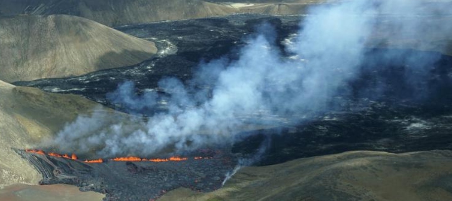 Los científicos habían anticipado una erupción en la península luego de...