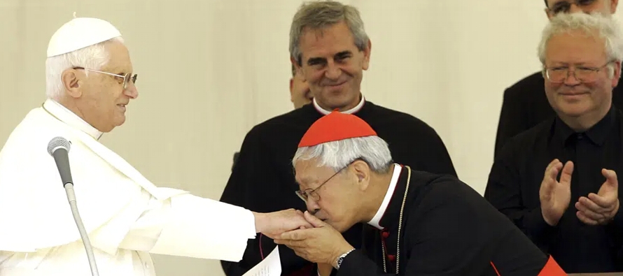 Zen, de 90 años y obispo retirado, regresará el sábado a Hong Kong desde el...