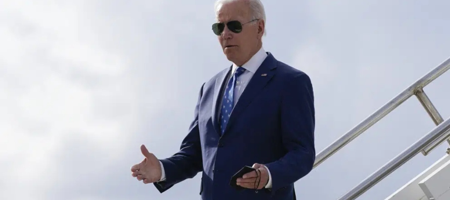 Biden hizo sus comentarios sobre la visita a la frontera durante una parada en Kentucky en un...