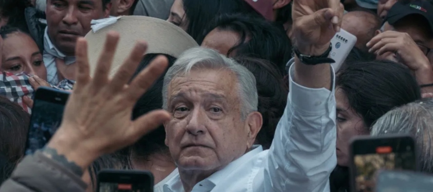 López Obrador, conocido como AMLO, también buscará discutir la venta de...