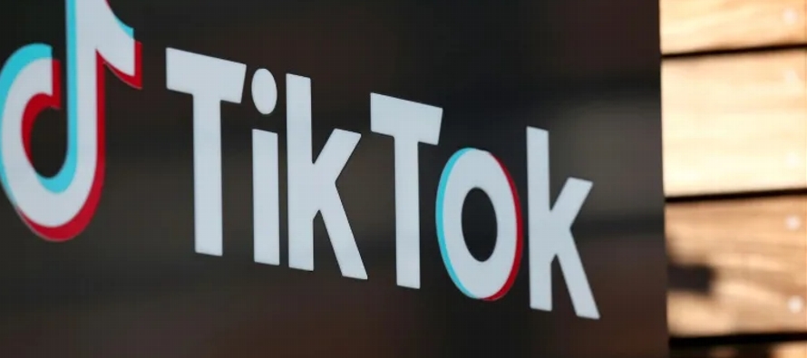 Los congresistas conservadores acusan a TikTok, propiedad del gigante chino ByteDance, de ser una...